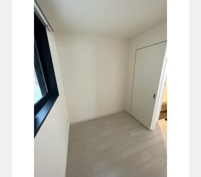Room image 15
