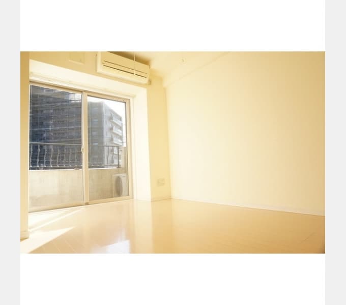Preview interior of perna new yuri
