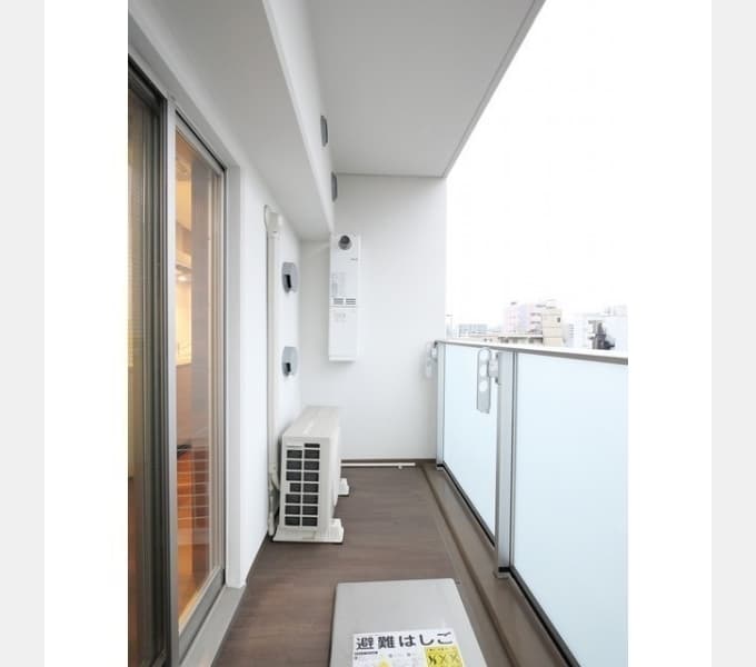 Room image 8