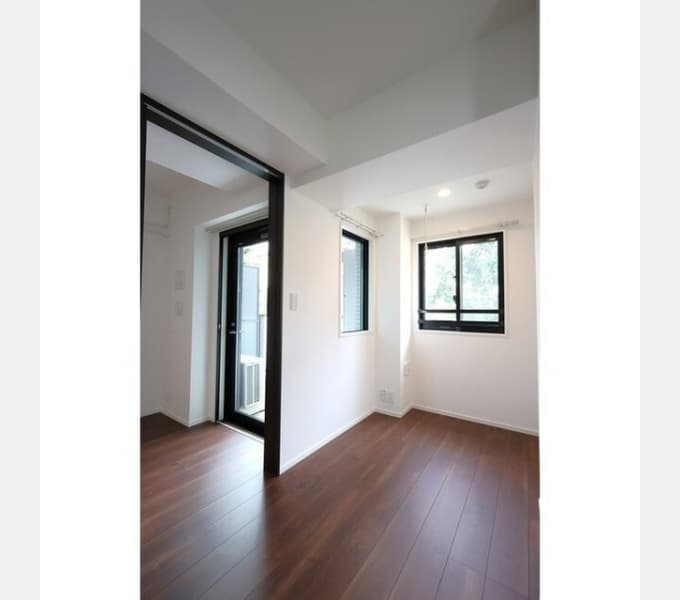 Room image 10