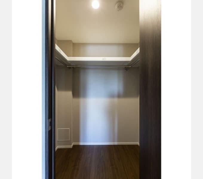 Room image 16