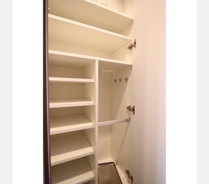 Room image 14