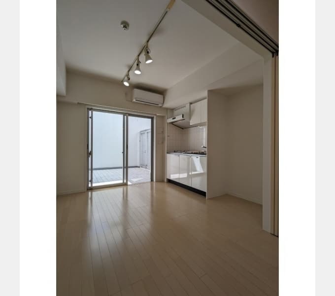 Room image 9