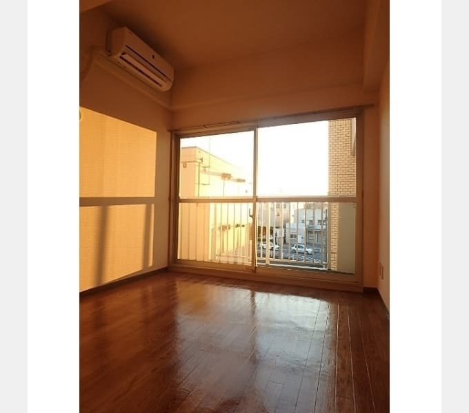Room image 9
