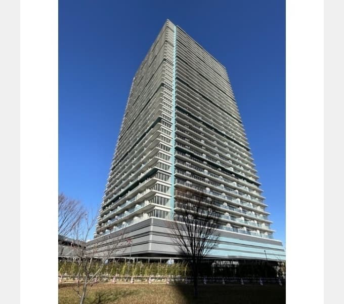 Main exterior of Makuhari Bay Park Rise Gate Tower