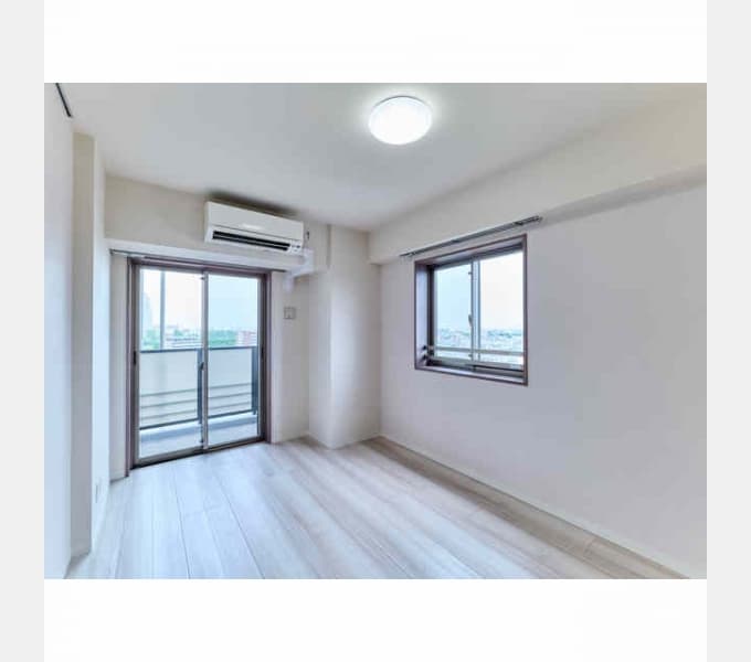 Room image 12