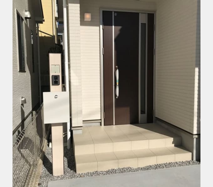 Main exterior of Kolet Yokohama Shirayuri