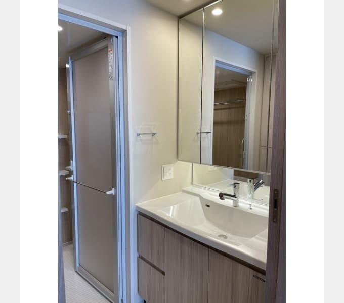 Room image 16