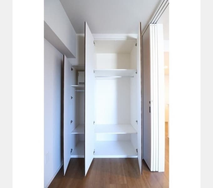 Room image 8