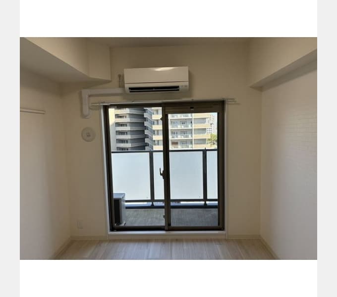 Room image 11