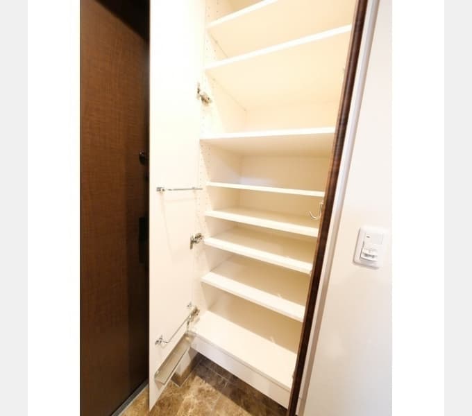 Room image 15