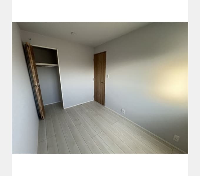 Room image 13