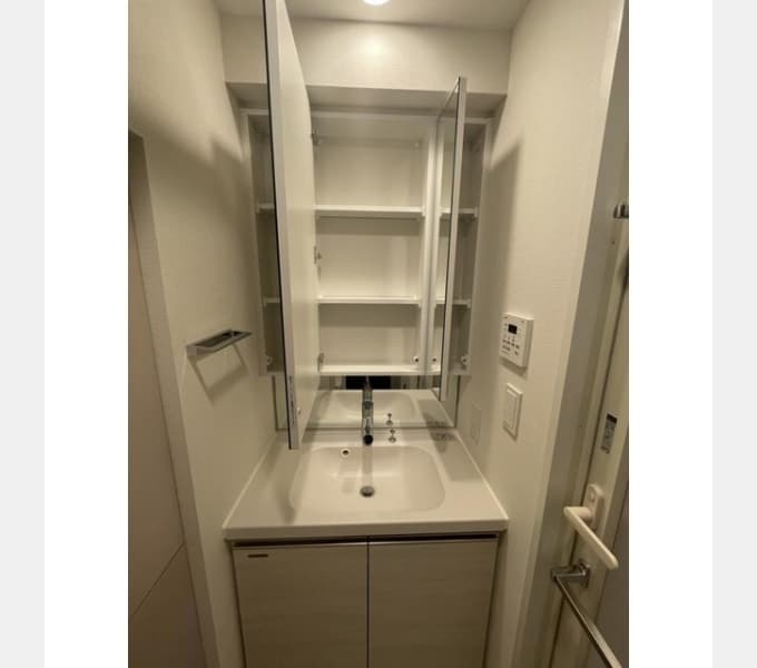 Room image 12