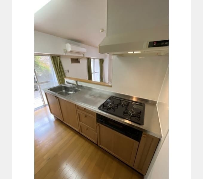 Room image 14
