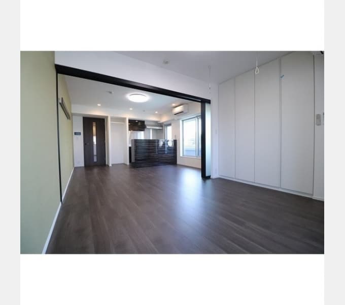 Room image 15