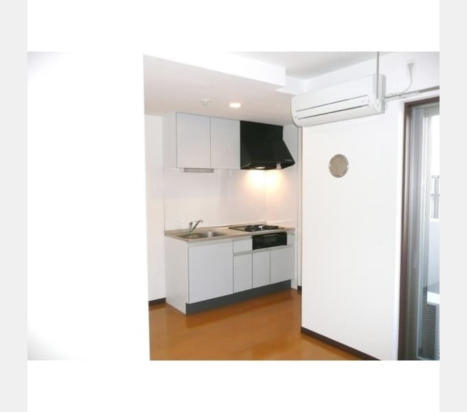 Room image 8