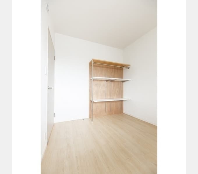 Room image 15