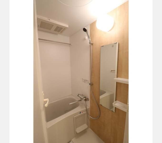 Room image 8