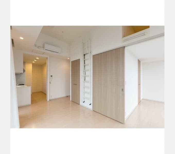 Room image 9