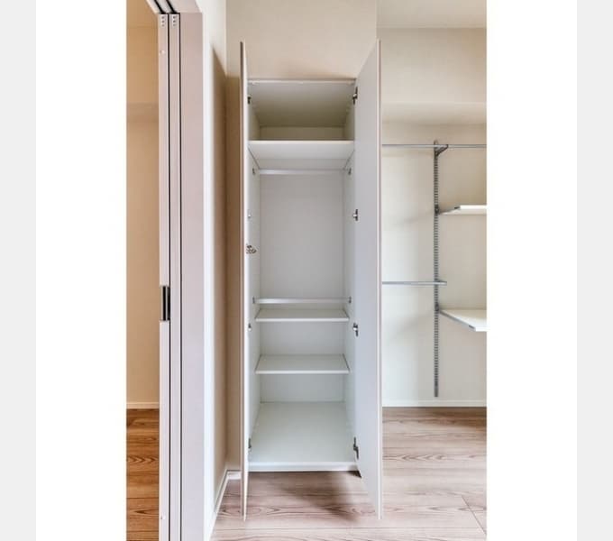 Room image 8