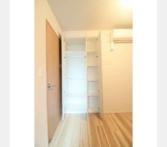 Room image 13