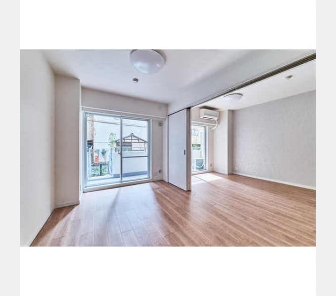 Room image 11