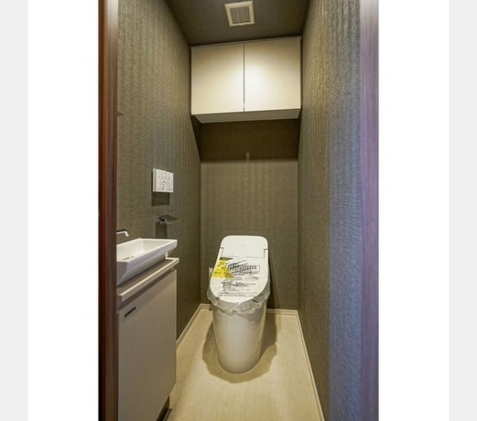 Room image 8