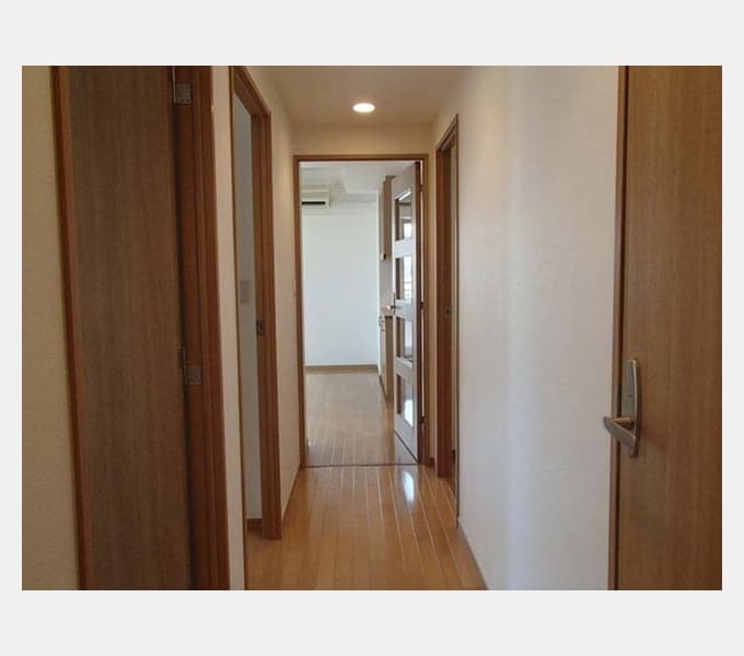 Room image 9