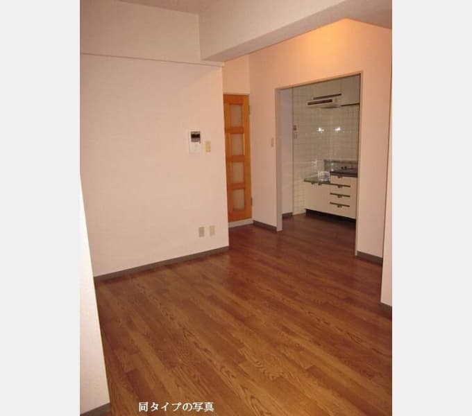 Room image 14