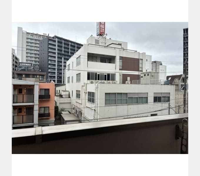 Room image 10
