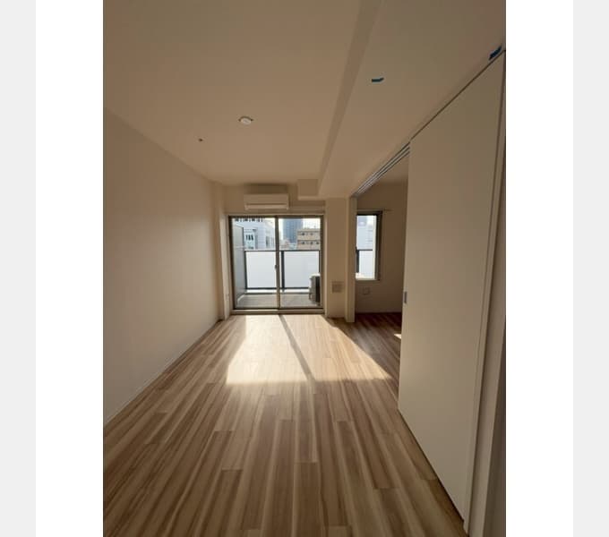 Room image 11