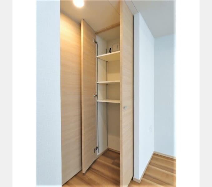 Room image 8