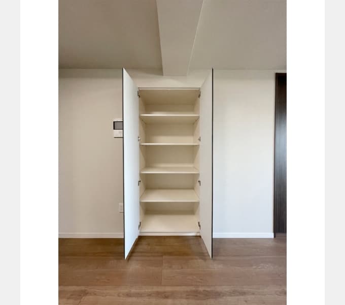 Room image 14