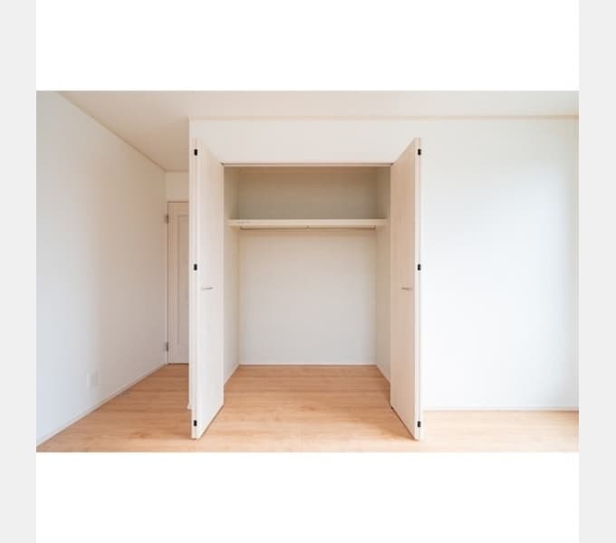 Room image 15