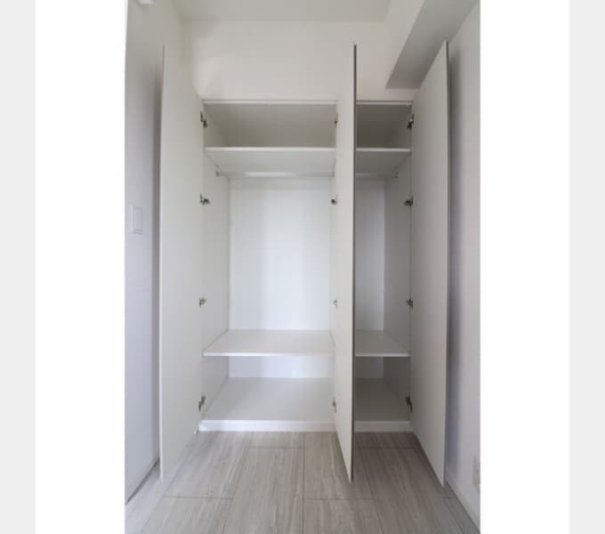 Room image 8