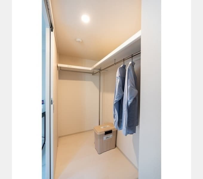 Room image 8