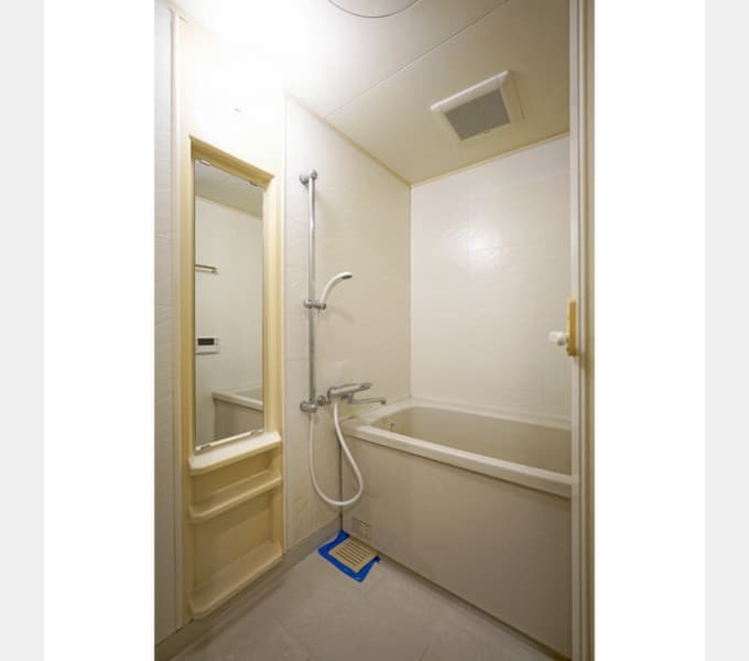 Room image 8