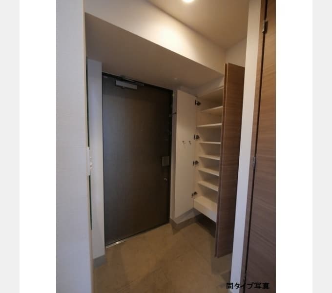 Room image 13