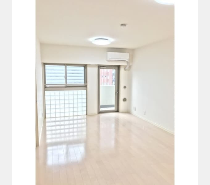 Preview interior of PATH Yokohama Shinkoyasu