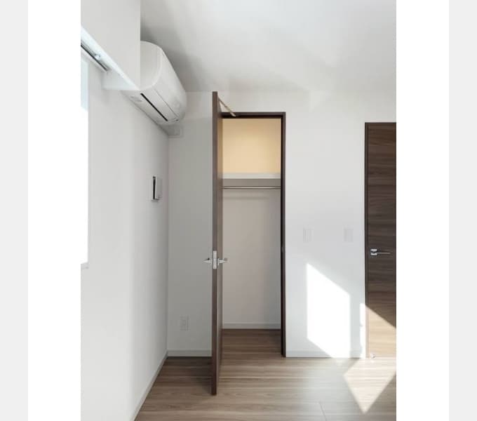 Room image 15