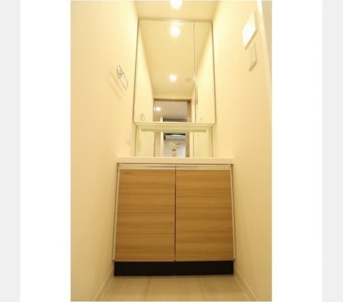 Room image 8