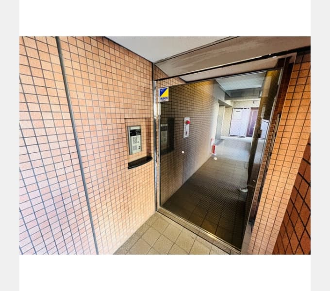 Room image 15