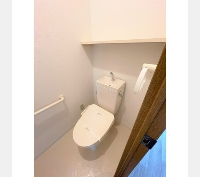 Room image 10