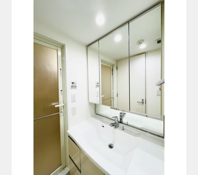 Room image 9