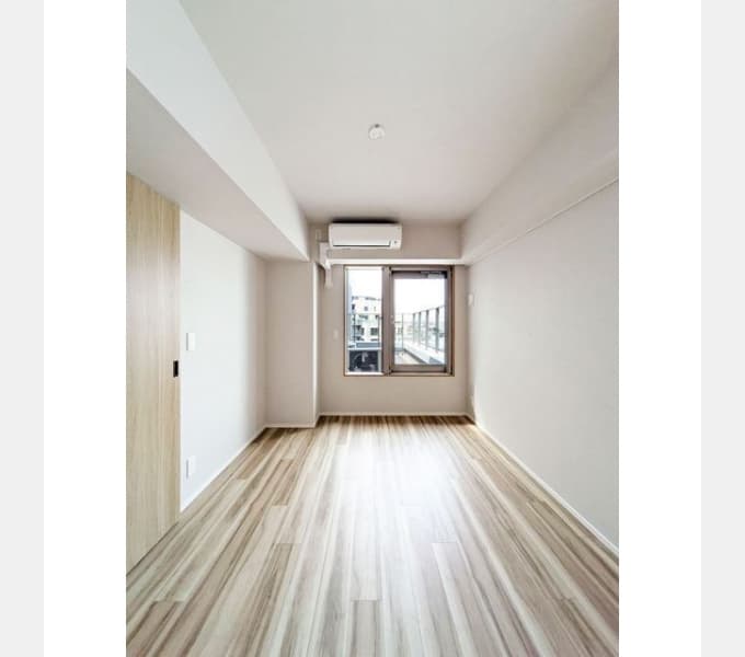 Room image 15
