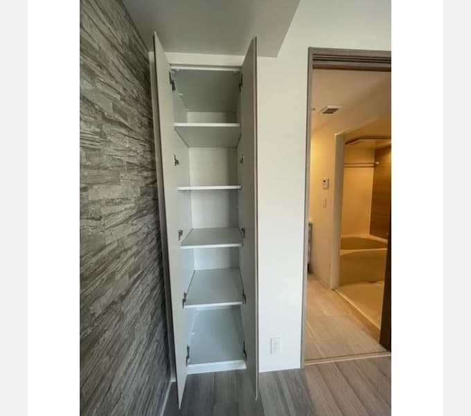 Room image 15