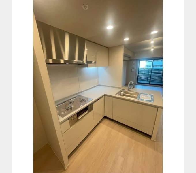 Room image 12