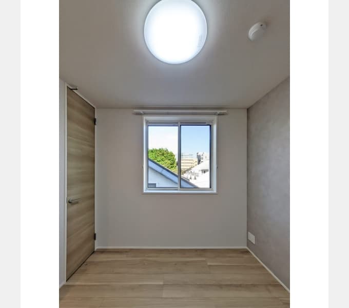 Room image 15