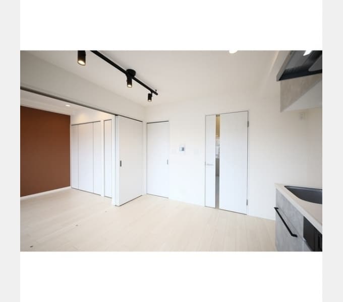 Room image 11