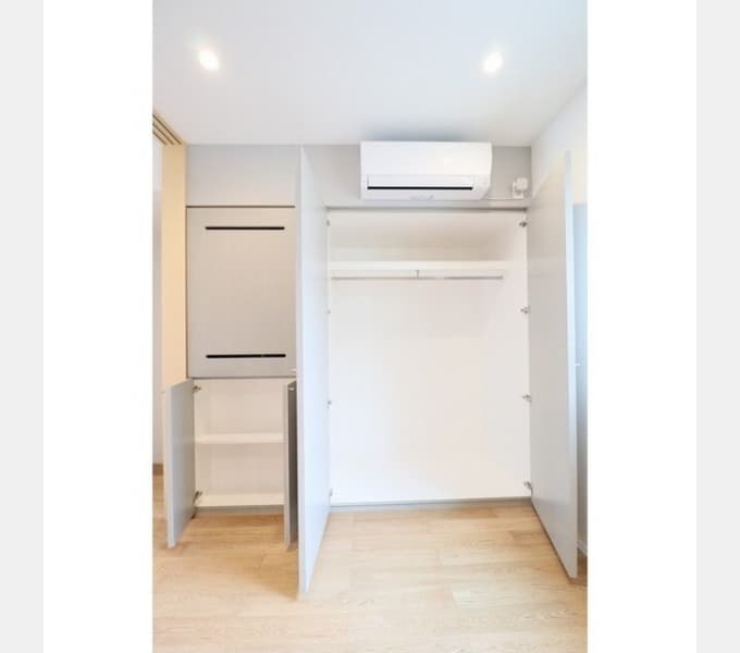 Room image 8
